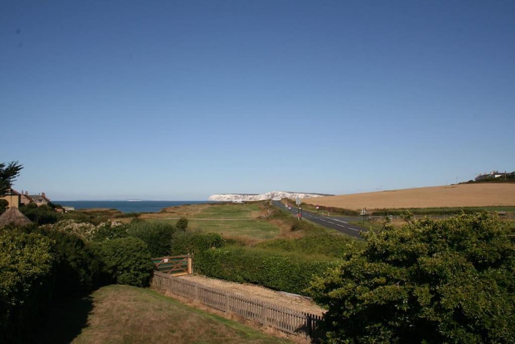 Greystone Cottage - Sea Views, Short Stroll To A Beautiful Sandy Beach Brook  Екстер'єр фото