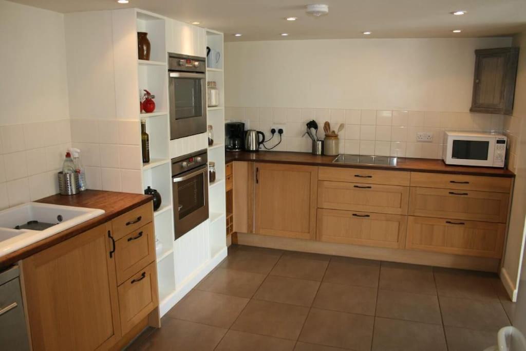Greystone Cottage - Sea Views, Short Stroll To A Beautiful Sandy Beach Brook  Екстер'єр фото