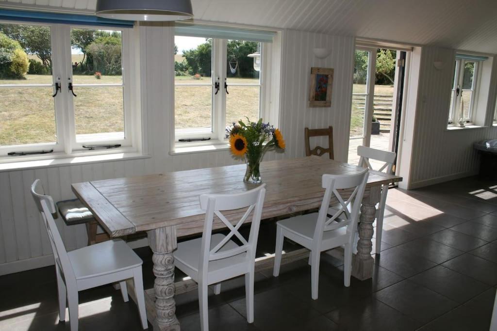 Greystone Cottage - Sea Views, Short Stroll To A Beautiful Sandy Beach Brook  Екстер'єр фото